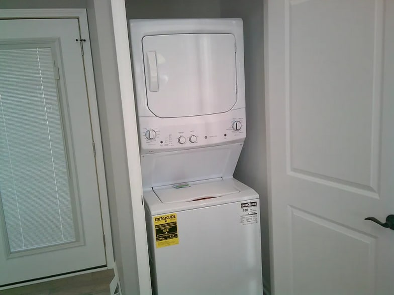 Building Photo - 7405 Lake Shore Dr