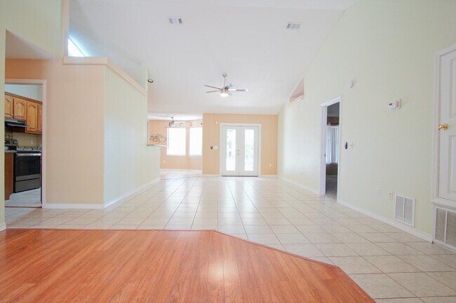 Building Photo - Spacious Oak Meadows Home in Milton with Multiple Living Areas, Fenced Yard & 1/2 Off First Month...