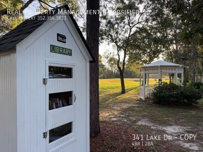 Building Photo - 341 Lake Dr