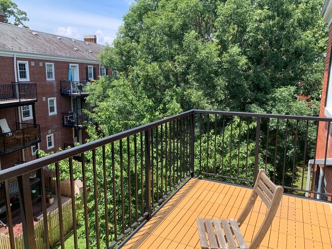 Building Photo - 2 Bed, 1 Bath Condo