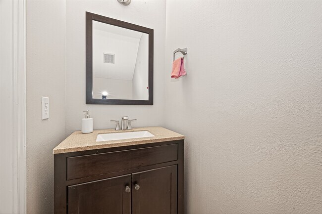 Building Photo - 17522 Coventry Squire Dr