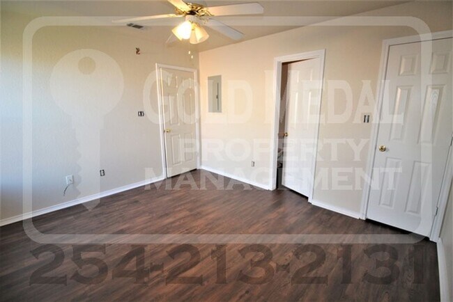Building Photo - 3401 Barcelona Dr