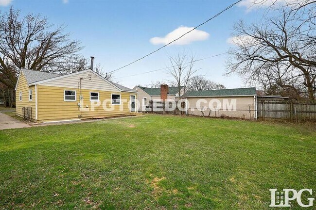Building Photo - 927 W Northgate Pkwy