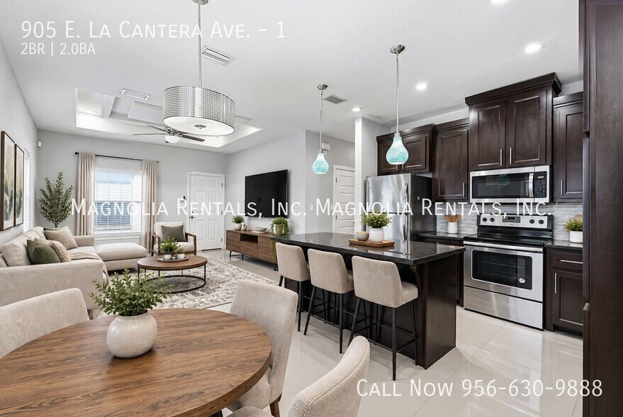 Building Photo - 905 E la Cantera Ave