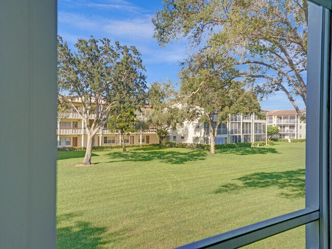 Building Photo - 17 Mansfield F