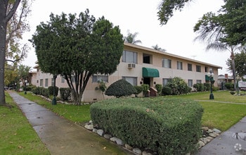 Building Photo - Courtyard Apartments