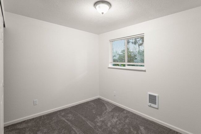 Building Photo - NEWLY UPDATED 3 BEDROOM 2 BATH-ONE LEVEL U...