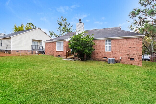 Building Photo - 208 Tamara Way