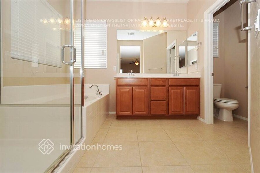Building Photo - 687 Calamus Palm Pl