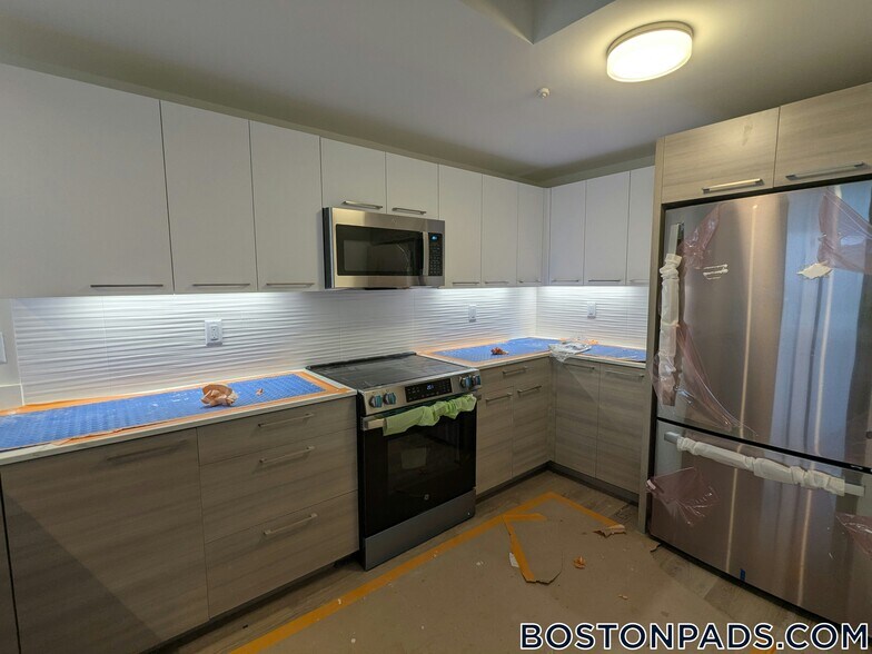 Building Photo - 1079 Commonwealth Ave