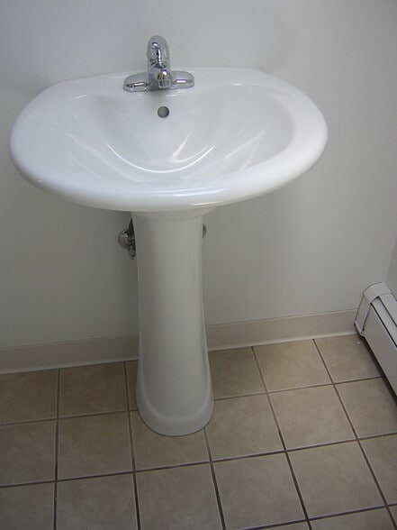 Building Photo - 55 University Ave