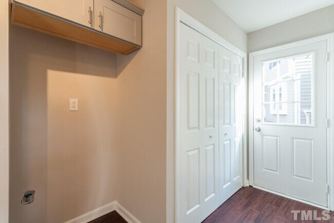 Building Photo - 8324 Bellingham Cir