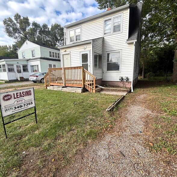 Primary Photo - 312 S Rosemary St