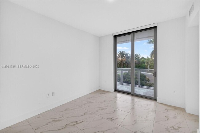 Building Photo - 2000 Metropica Wy