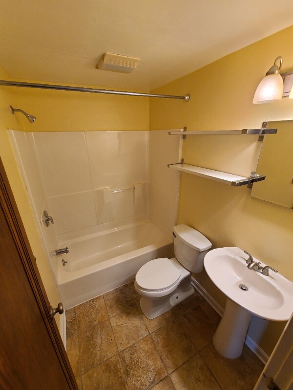 Building Photo - 8-9 Craig Ct