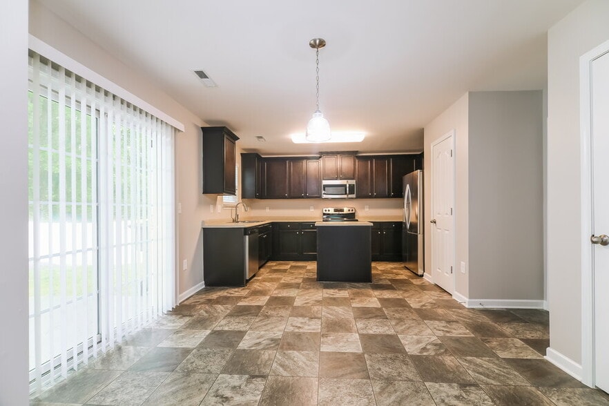 Building Photo - 8011 Spiderlily Ct