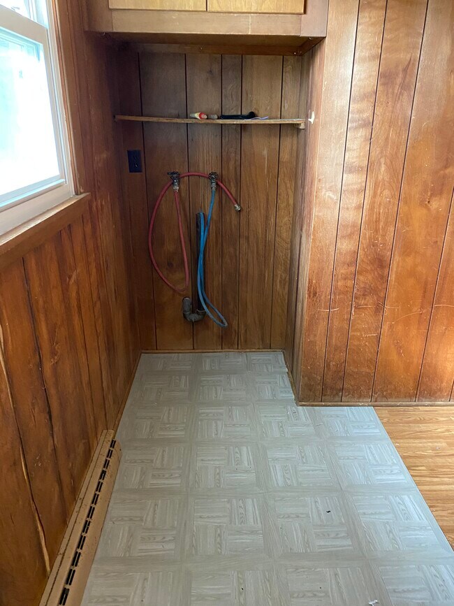 Building Photo - 1700 Manchester Ave NW