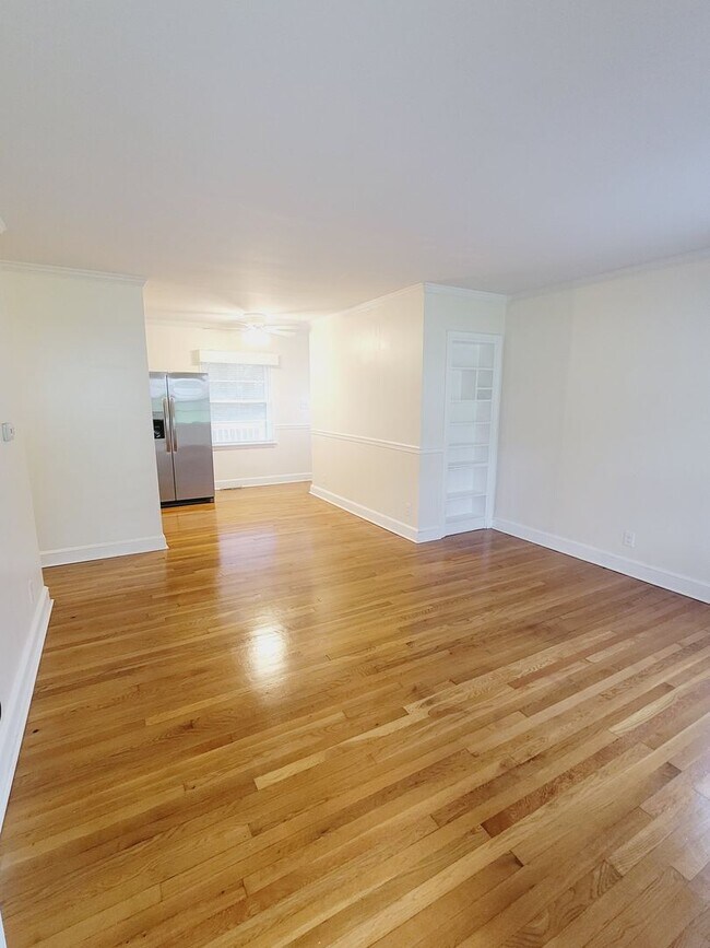 Building Photo - Newly Renovated Brick Ranch with a Basement!
