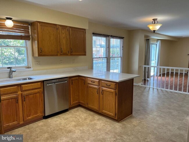 Building Photo - 6824 Silassie Ct