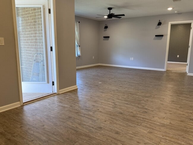 Building Photo - 351 Merlin Ct