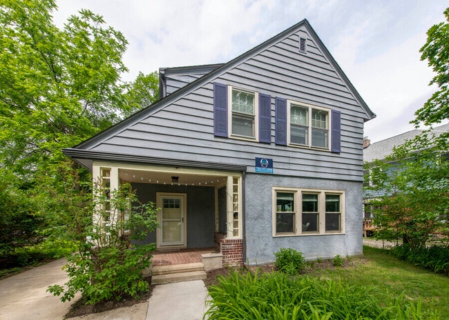 Primary Photo - 1102 S Forest-1102SF