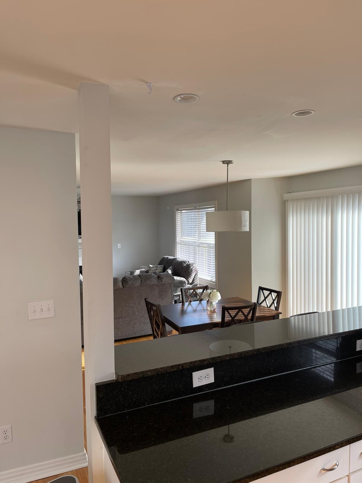 Building Photo - 404 Grace Ave