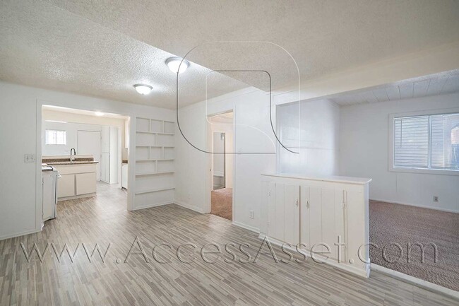 Building Photo - Charming Home in Historic Downtown Lake Elsinore!