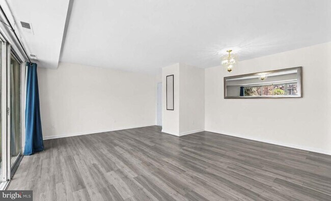 Building Photo - 10025 Fair Wds Dr