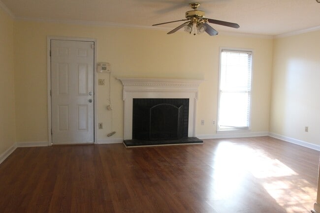 Building Photo - 2516 Elton St