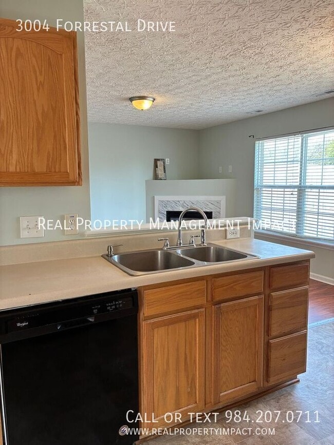 Building Photo - 3004 Forrestal Dr