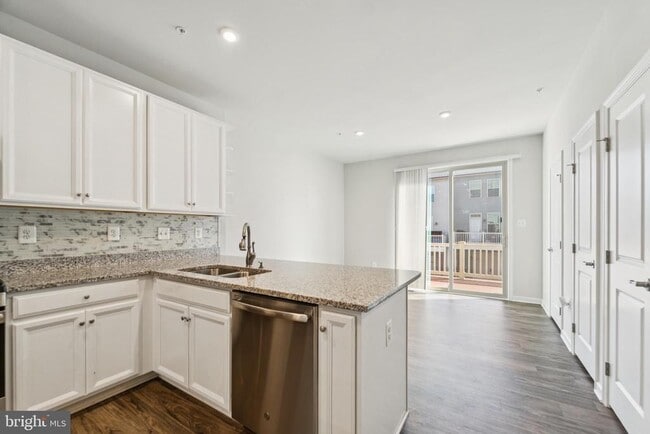 Building Photo - 3109 Potters Hill Rd