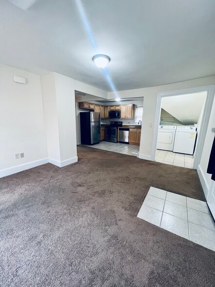 Building Photo - 71 Pembroke Ave