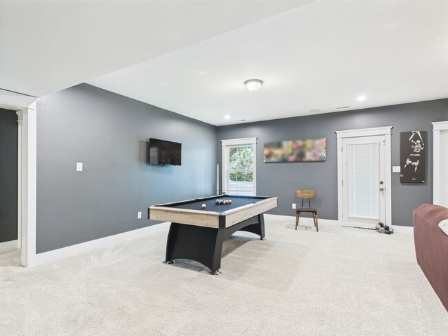 Building Photo - Spacious 5-Bedroom Colonial Home for Rent ...
