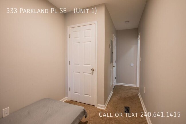 Building Photo - 333 Parkland Pl SE