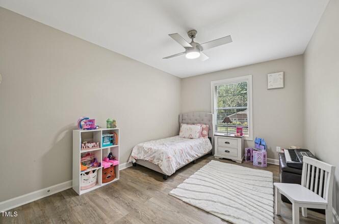 Building Photo - 1104 Suterland Rd