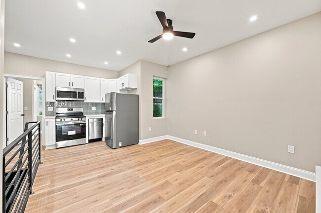Building Photo - 872 N 46th St
