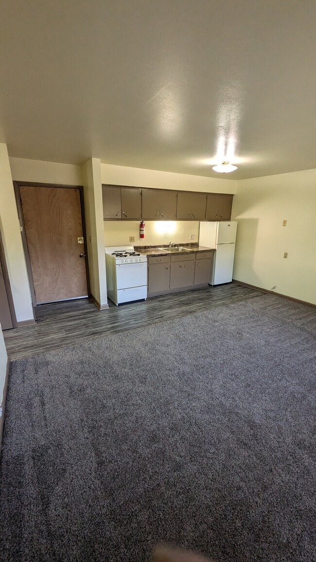 Primary Photo - 750 N 34th St