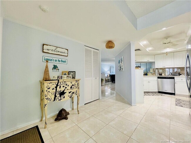 Building Photo - 9500 S Ocean Dr