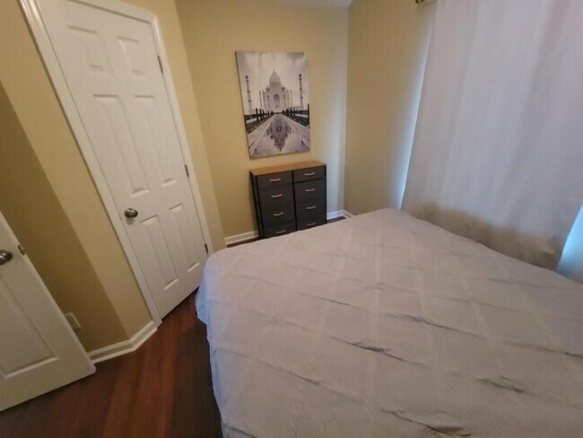 Building Photo - Furnished Rental