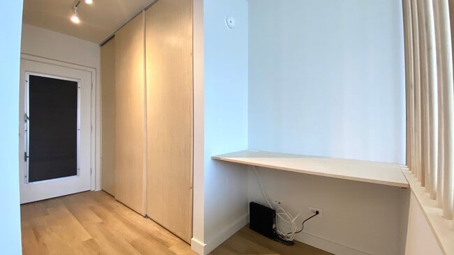 Building Photo - Renovated Studio - Utilities INCLUDED Available in Punahou Gardens!!