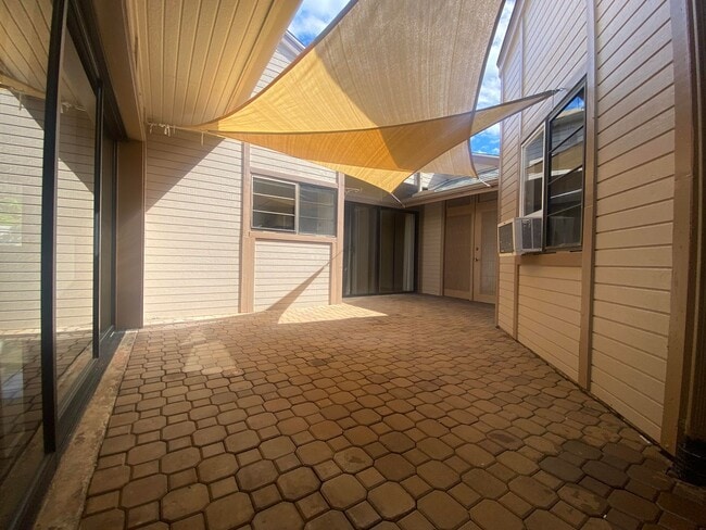 Building Photo - Hawaii Kai 3 / 2.5 / 2 Single Family Home