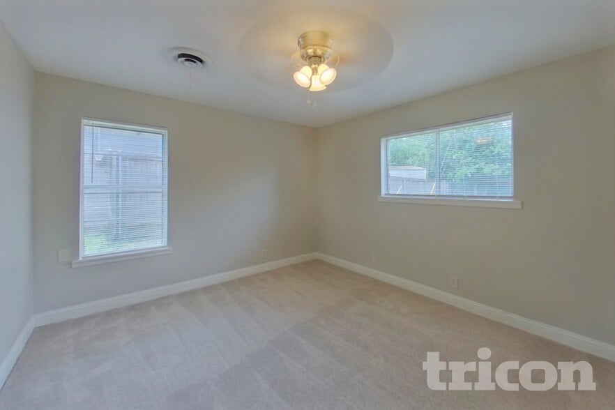 Building Photo - 5636 Wimbleton Way