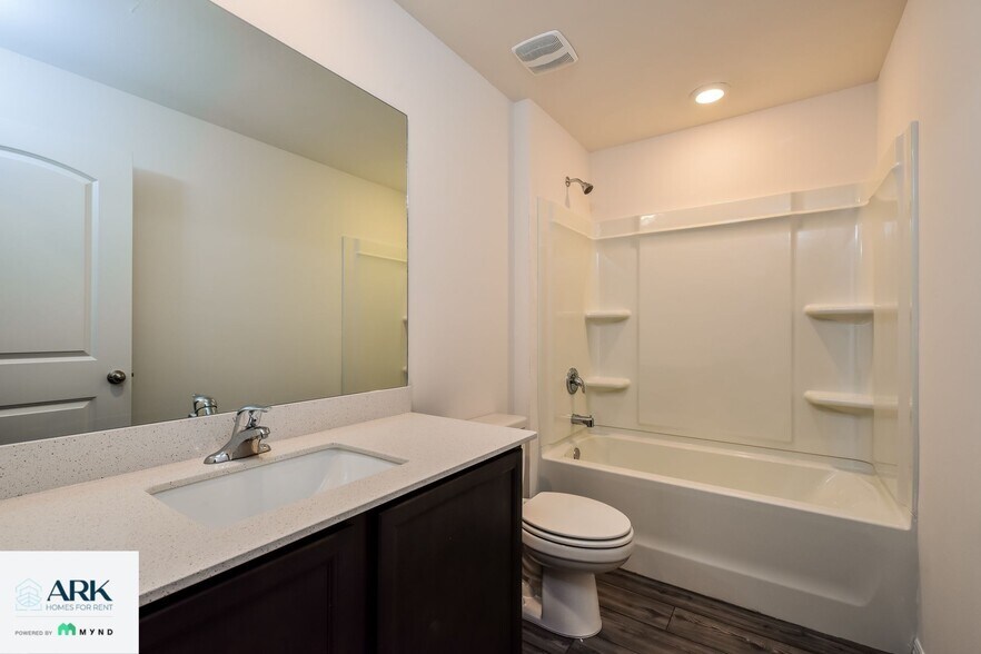 Building Photo - 852 Youngreen Dr