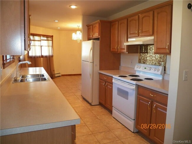 Building Photo - 35 Acampora Dr