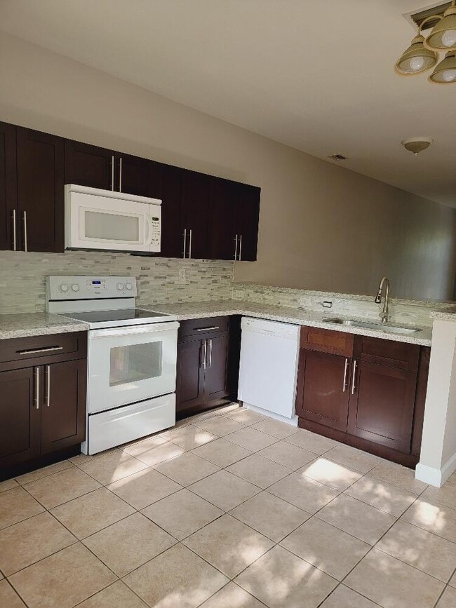 Building Photo - 3503 Shoma Dr