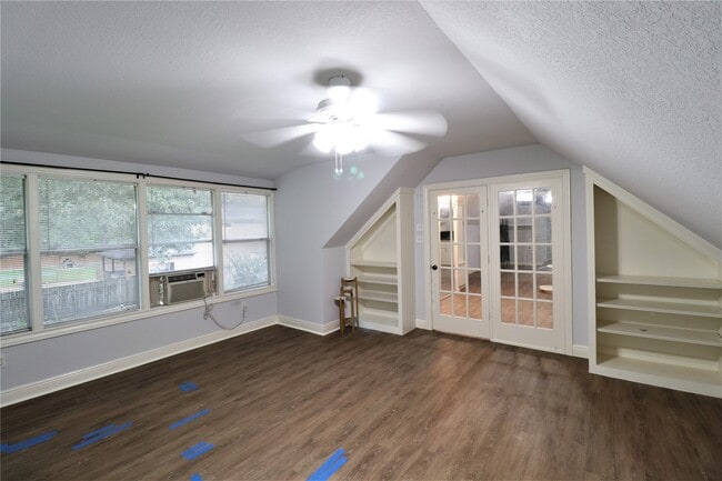Building Photo - 1702 Cougar Creek