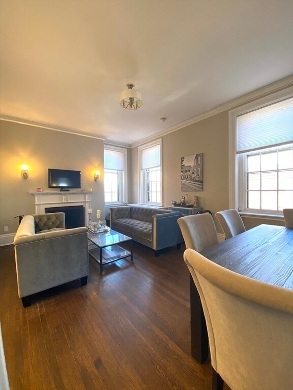 Building Photo - 2 Otis Pl