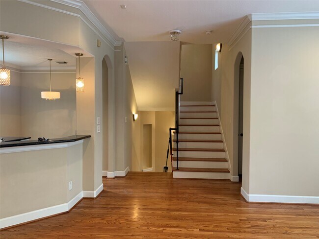 Building Photo - 406 Fowler St