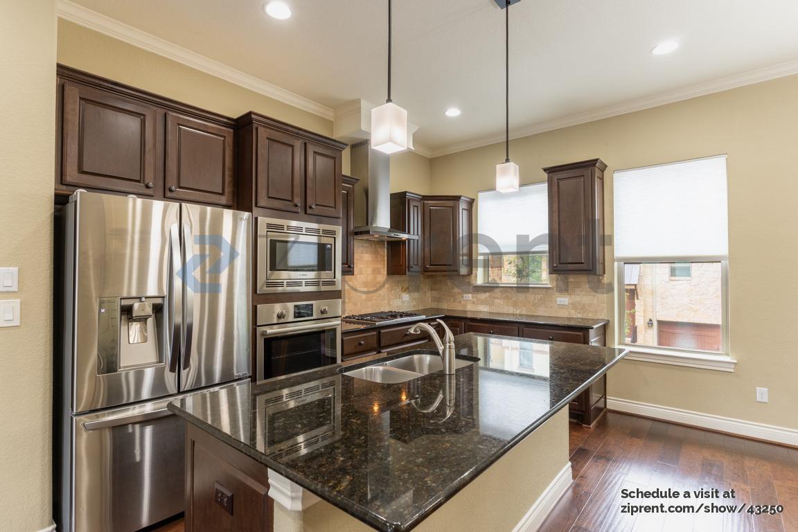 Building Photo - 1025 Highknoll Ln