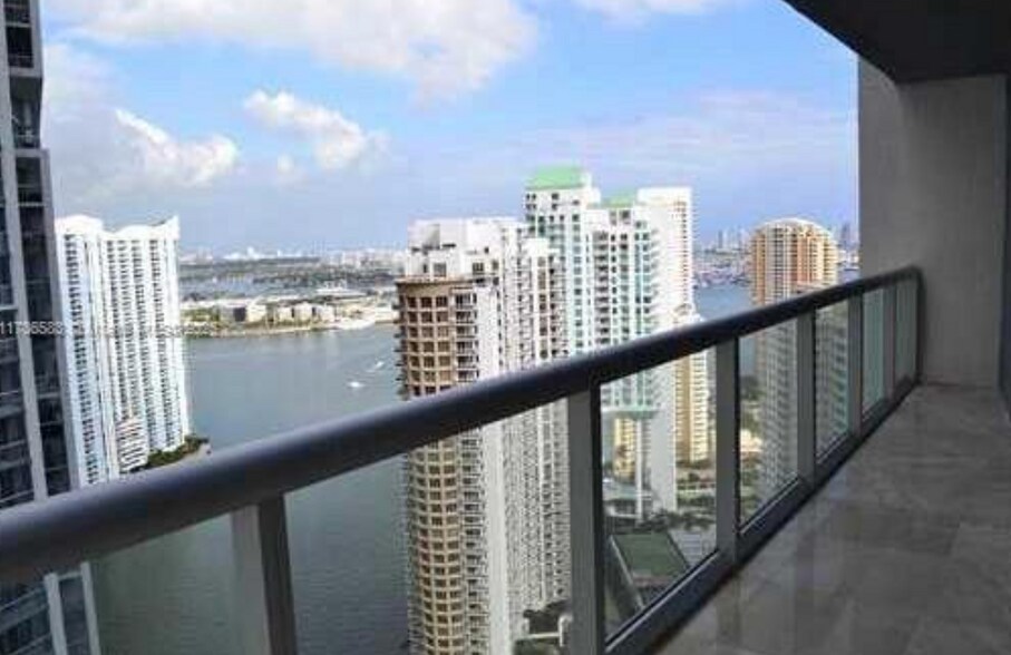 Building Photo - 475 Brickell Ave
